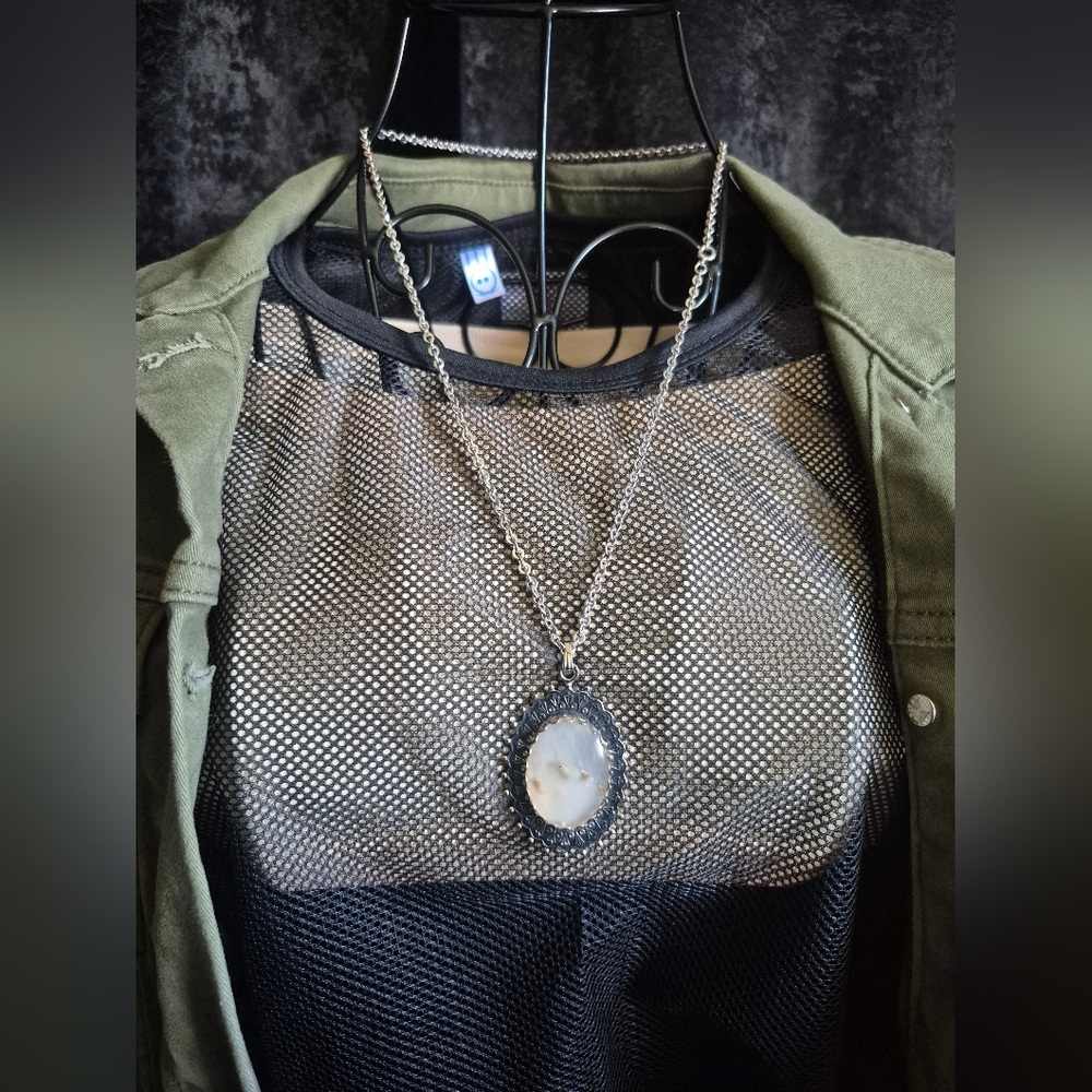 Vintage Silver Tone Pendant Necklace